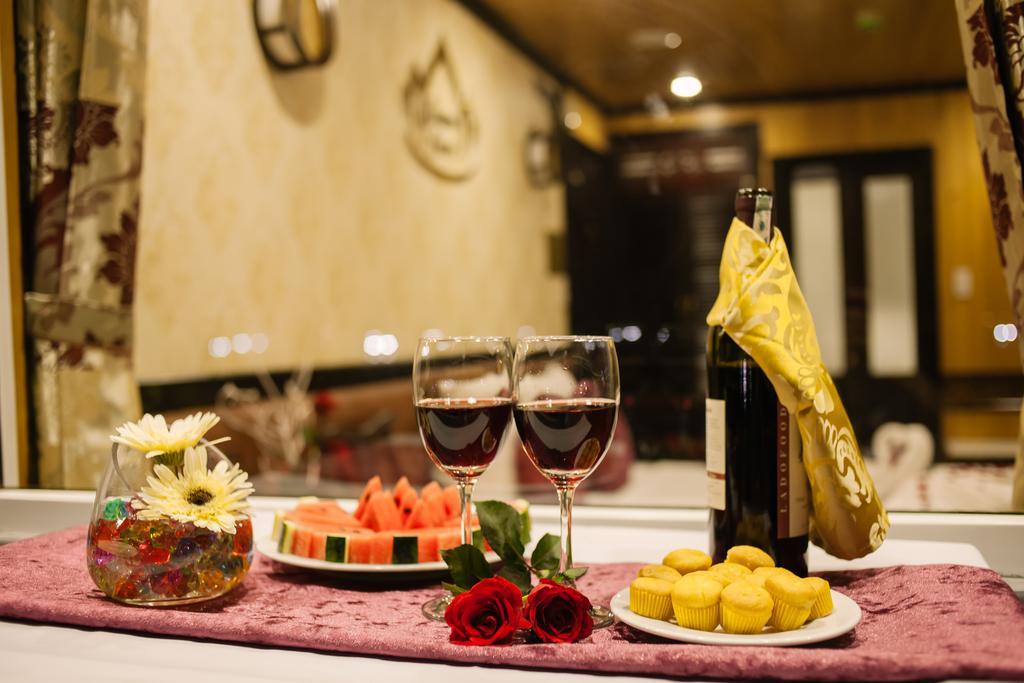 Hotel Cristina Diamond Cruise Ha Long Exterior foto