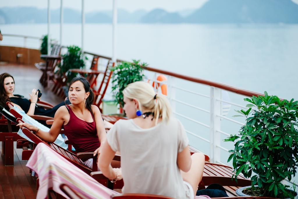 Hotel Cristina Diamond Cruise Ha Long Habitación foto
